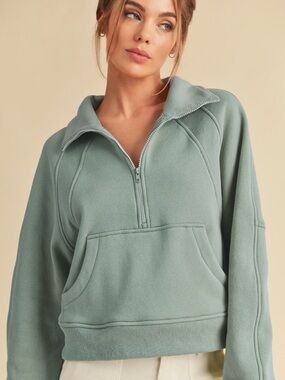 Aemi + Co Half Zip Pullover - Medium